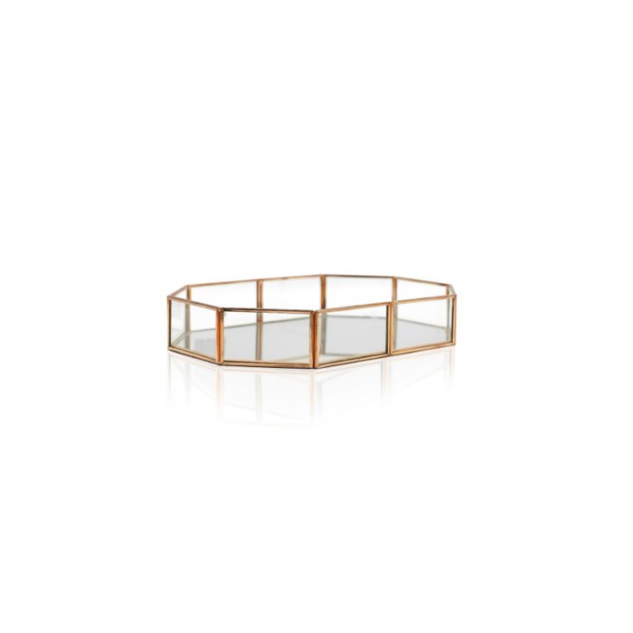 Spacious and dazzling rose gold glass tray for sophisticated hosting