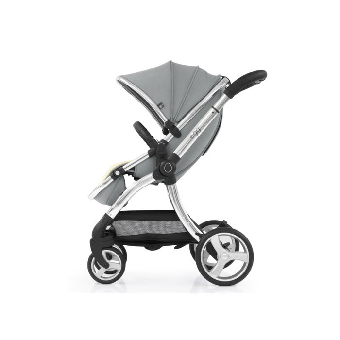 Luxurious and versatile Egg2 Stroller seat in world-facing position, showcasing the spacious design and soft-touch marl tailoring.