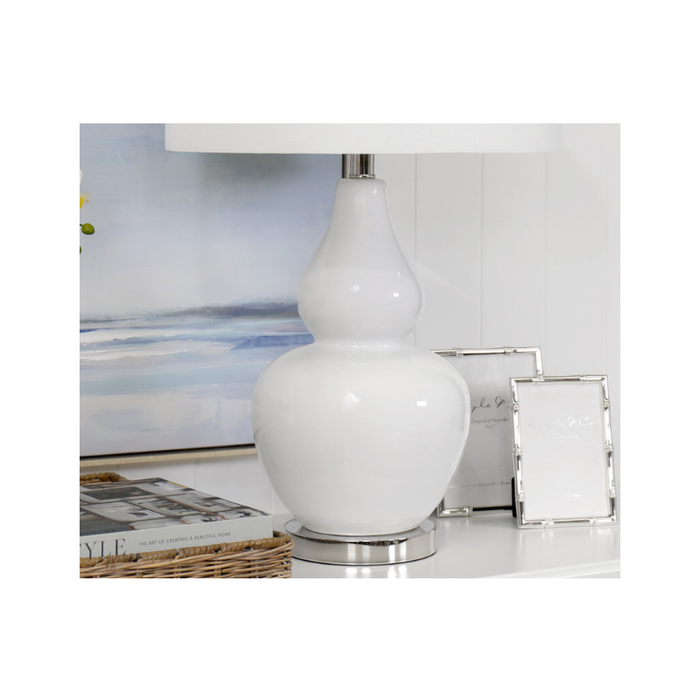 A beacon of tranquillity: the Coastal White Classic Vibe Lamp radiates elegance