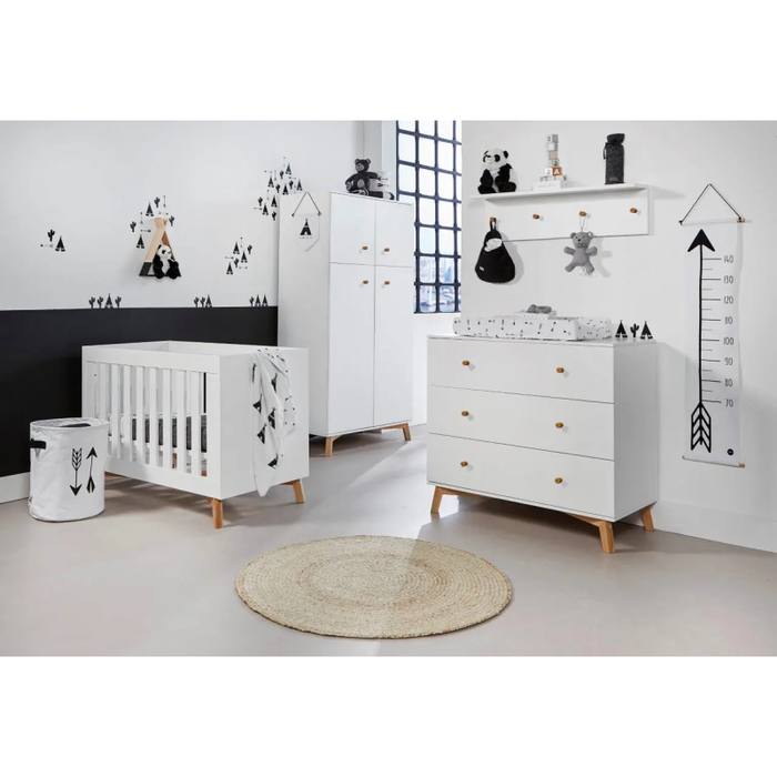 Chic and minimalist design of the Love N Care Fjord Wallshelf in a child's room context