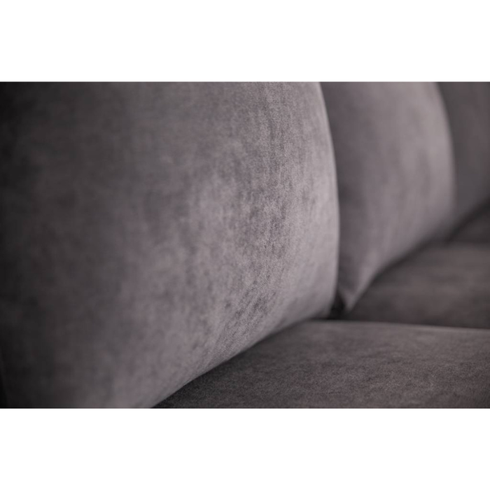 Transition from a stylish chaise lounge to a sumptuous queen sofa bed with a seamless transformation mechanism