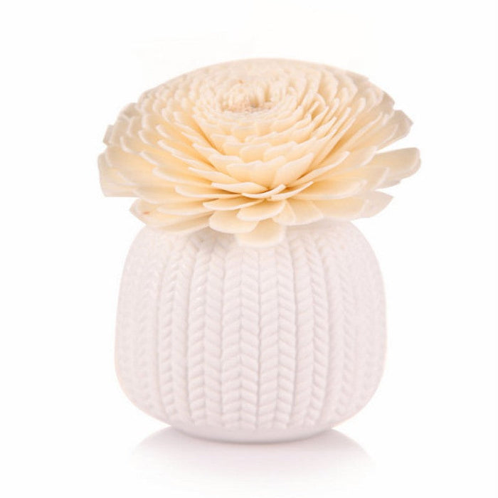 Blossom Whisper: Elegant White Home Décor Flower Diffuser
